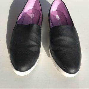 Dr. Scholl’s Memory Foam Black & White Loafers